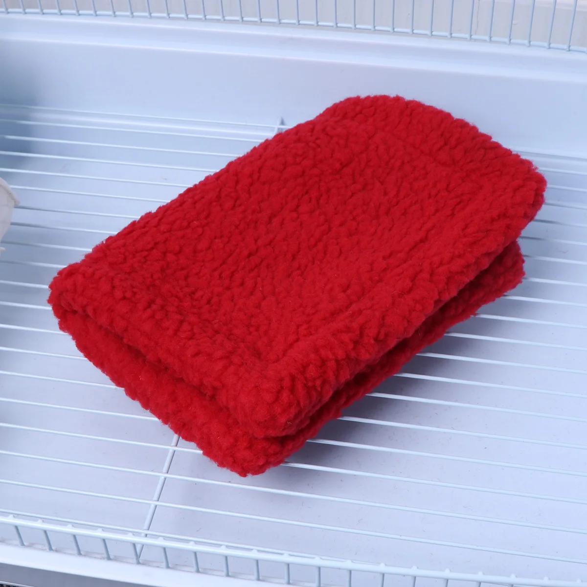 1Pcs 30x20cm Durable Hamster Warm Cushion Small Pet Sleep Mat Winter Hamster Pad Small Pet Supplies(Red)