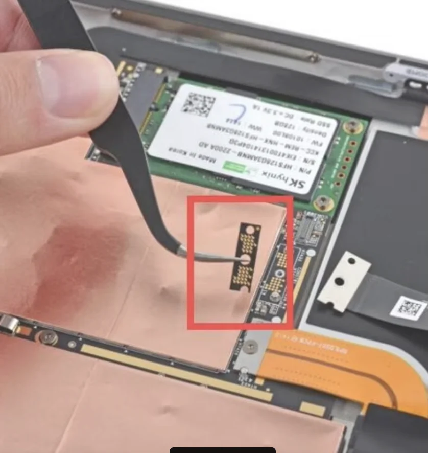 

Мостовой разъем для Microsoft Surface Pro 3 (1631) между заменой разъемами экрана и логической платы