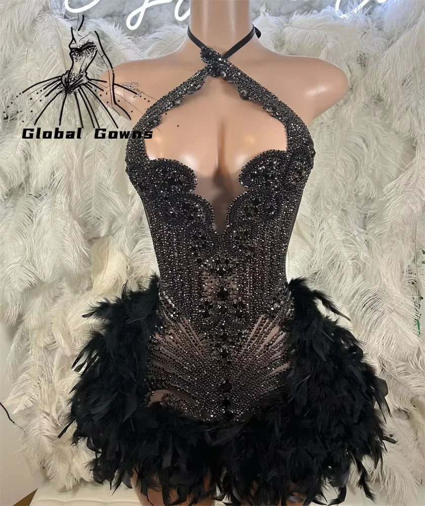 Black Feathers Halter ชุดเดรสสั้นสาวคริสตัลประดับด้วยลูกปัดชุดวันเกิดหรูหรา 2024 มินิค็อกเทล Gowns ที่กําหนดเอง