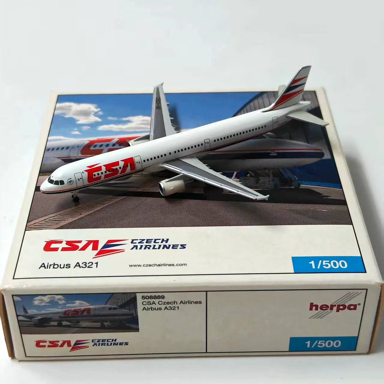 

Литая под давлением масштаб 1:500 Czech Airlines A321 OK-CEC модель самолета из сплава Коллекционная игрушка в подарок Сувенирный дисплей Орнамент