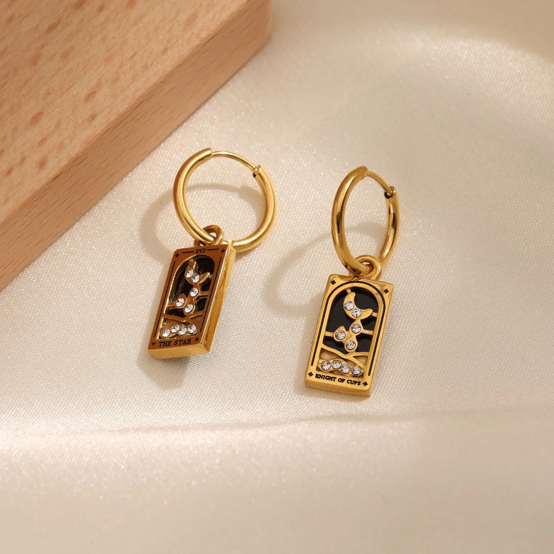 New Tarot Cards Chunky Hoop Earrings for Women Stainless Steel Original Tarot Queen Lover Magician Moon Drop Earrings Jewelry