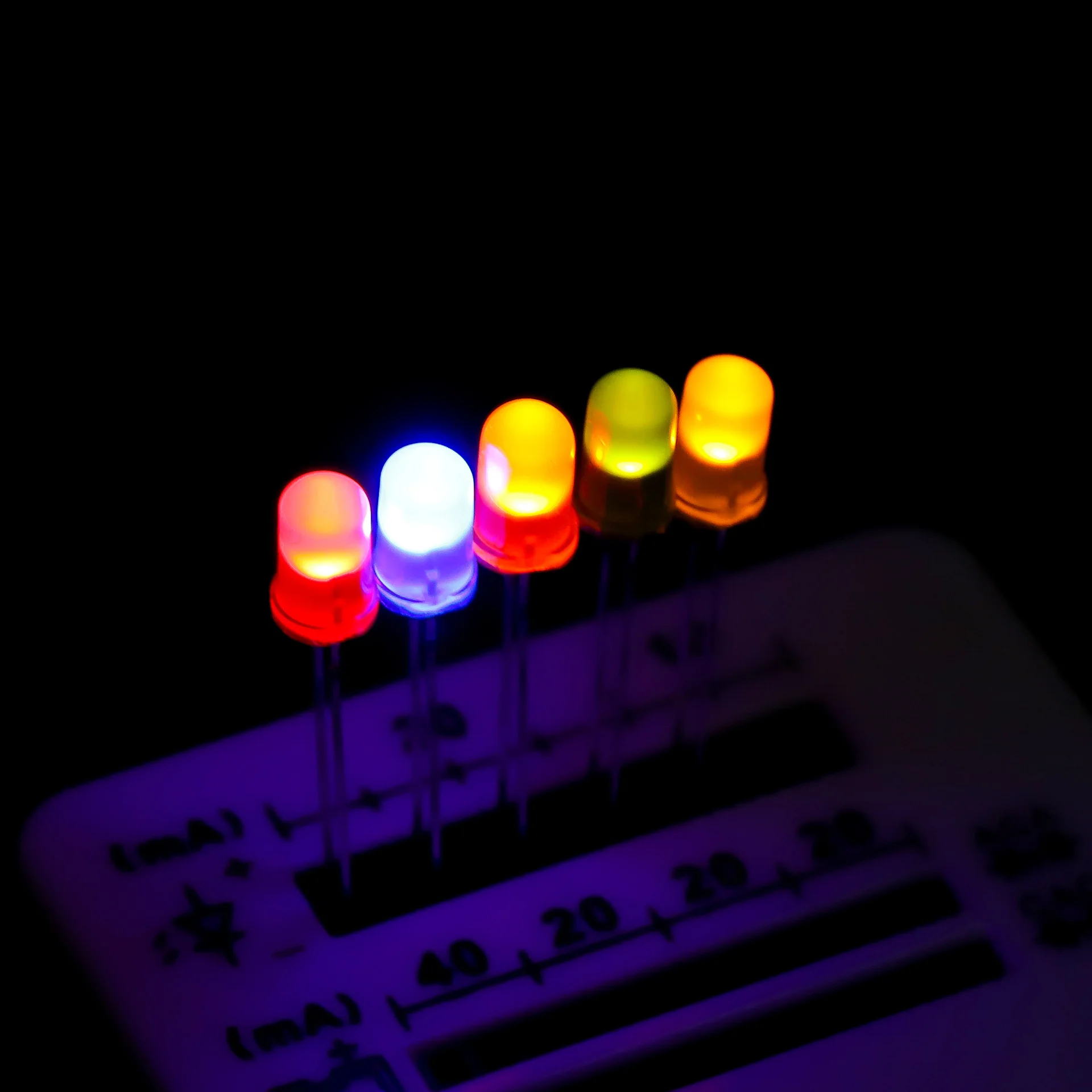 100PCS F5 5MM Round LED Ultra Bright Diffused Green Yellow Blue Orange Red Light Emitting Diode
