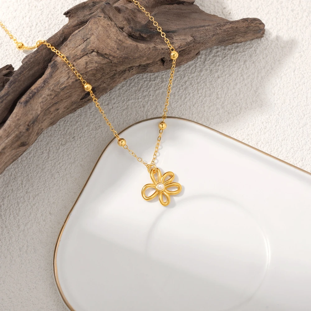 الفاخرة مطلية بالذهب الفولاذ المقاوم للصدأ فراشة Bowknot تشيكوسلوفاكيا الزركون قلادة قلادة مقاوم للماء هدية حفلة للنساء