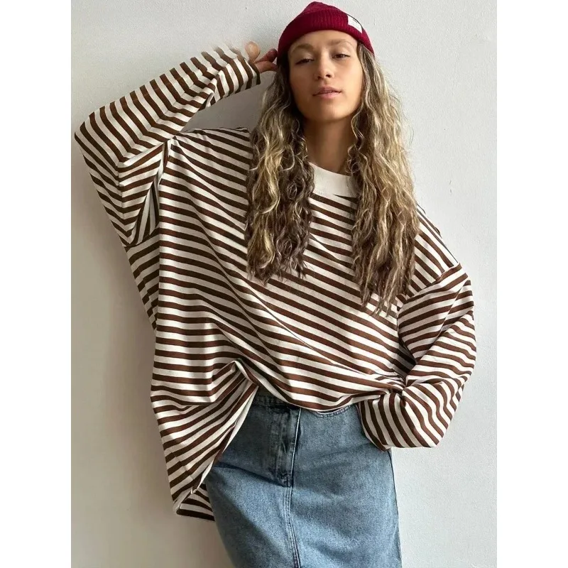 

Street-style retro color-block striped basics