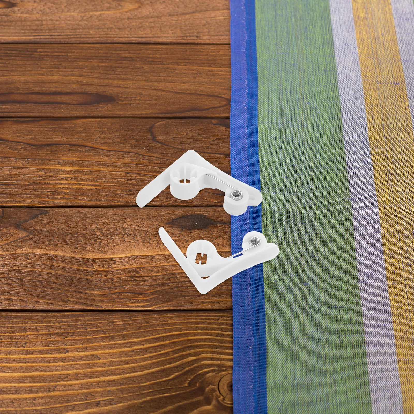 

4pcs Plastic Tablecloth Clips Outdoor Picnic Camping Wedding Party Transparent Clear Home Garden Holders Lightweight