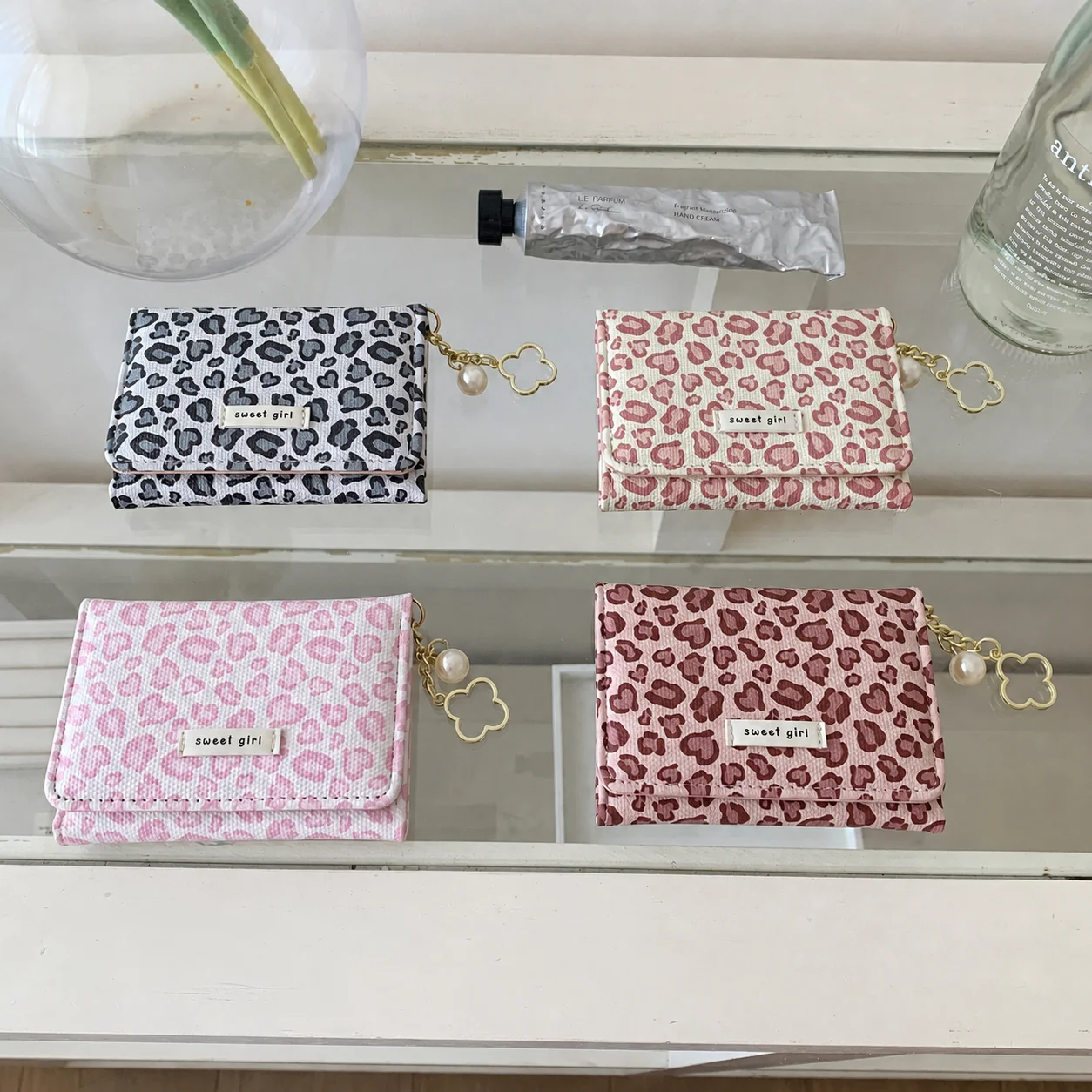 Cute Leopard Short Wallet for Women Mini PU Leather Bifold Purse with Flower Pendant Multi-color Small Card Holder Coin Pocket