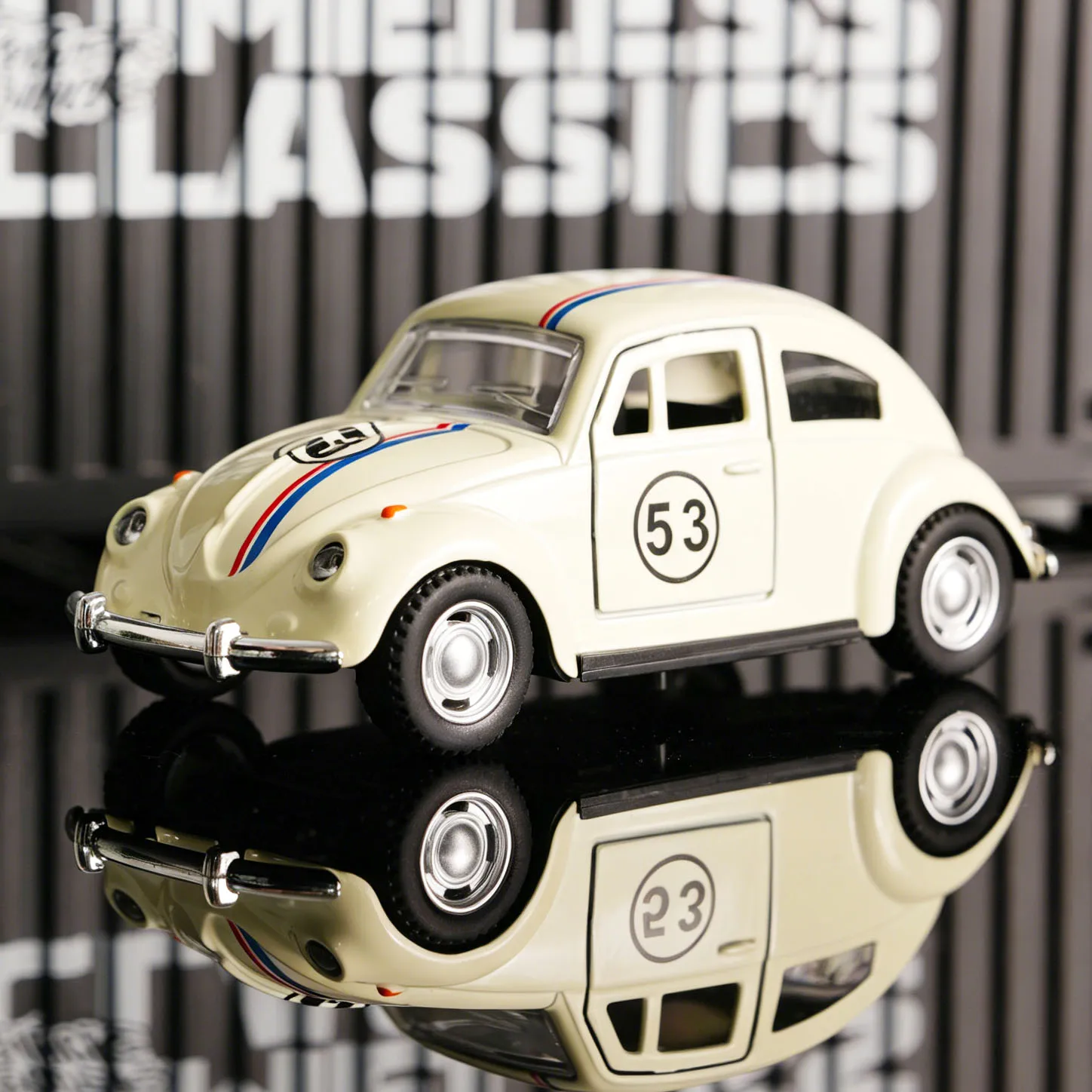 1:32 White No.53 Beetle Diecast Race Car, Retro Classic Bug Model, Pull-Back Alloy Toy with Open Doors, Kids Collectible Birthda view 2