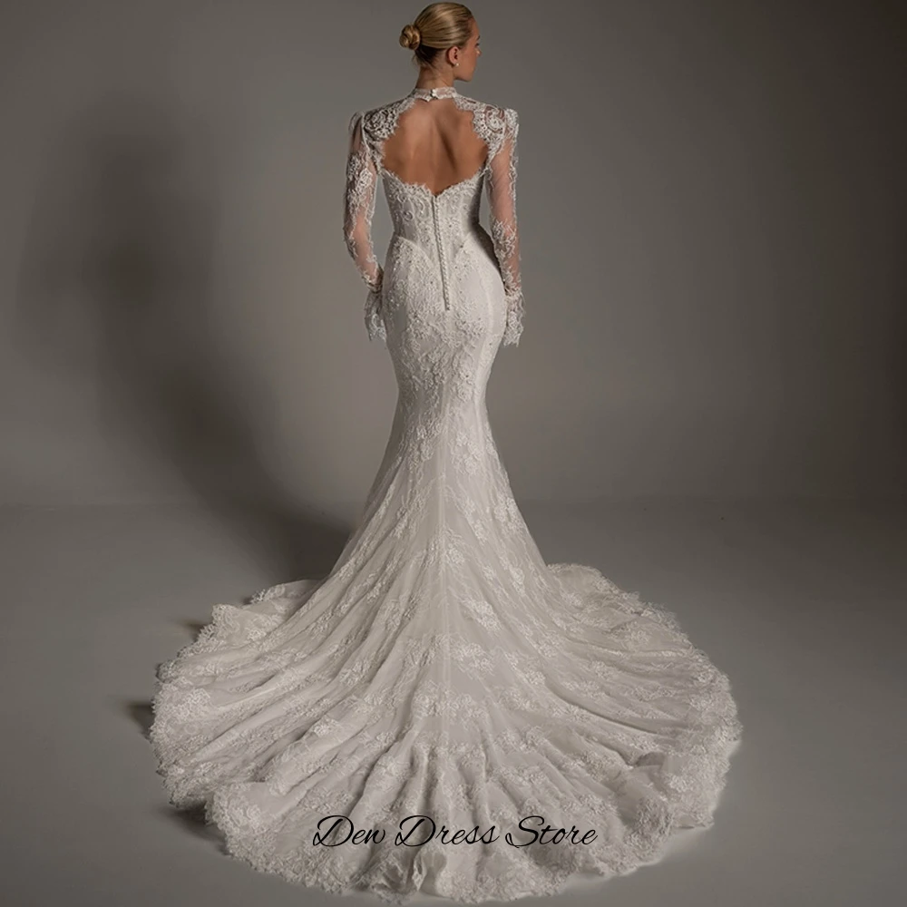 Romantic Appliques Sleeveless Bridal Gowns Temperament Mermaid Lace Wedding Dress Elegant Buttons Back Robe de mariée with Shawl