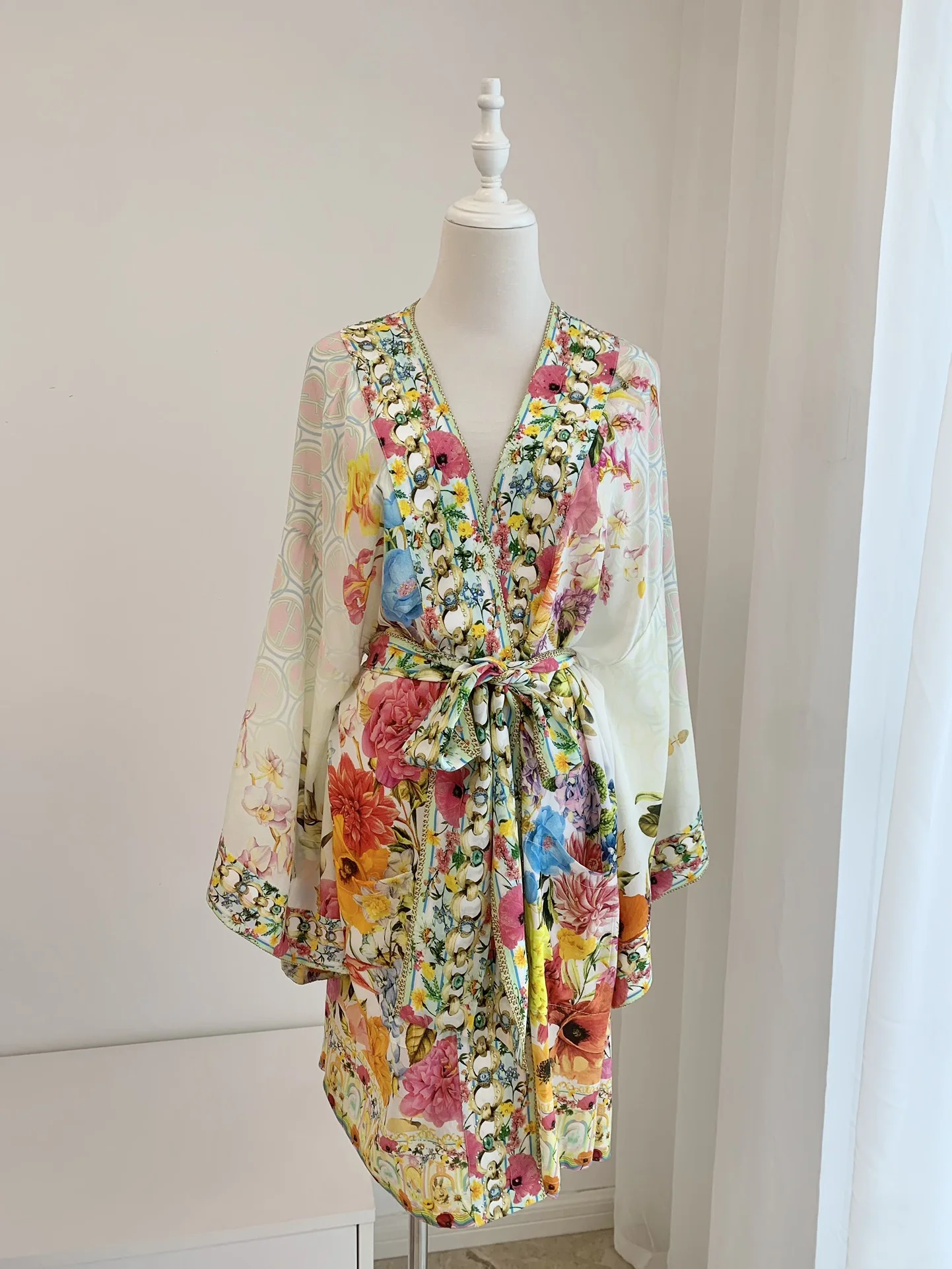 

2024 New V-neck Crystal Bead Long sleeved Flare Sleeves Multi color Flower Print Lace up Waist 100% Silk Mini Cloak Dress