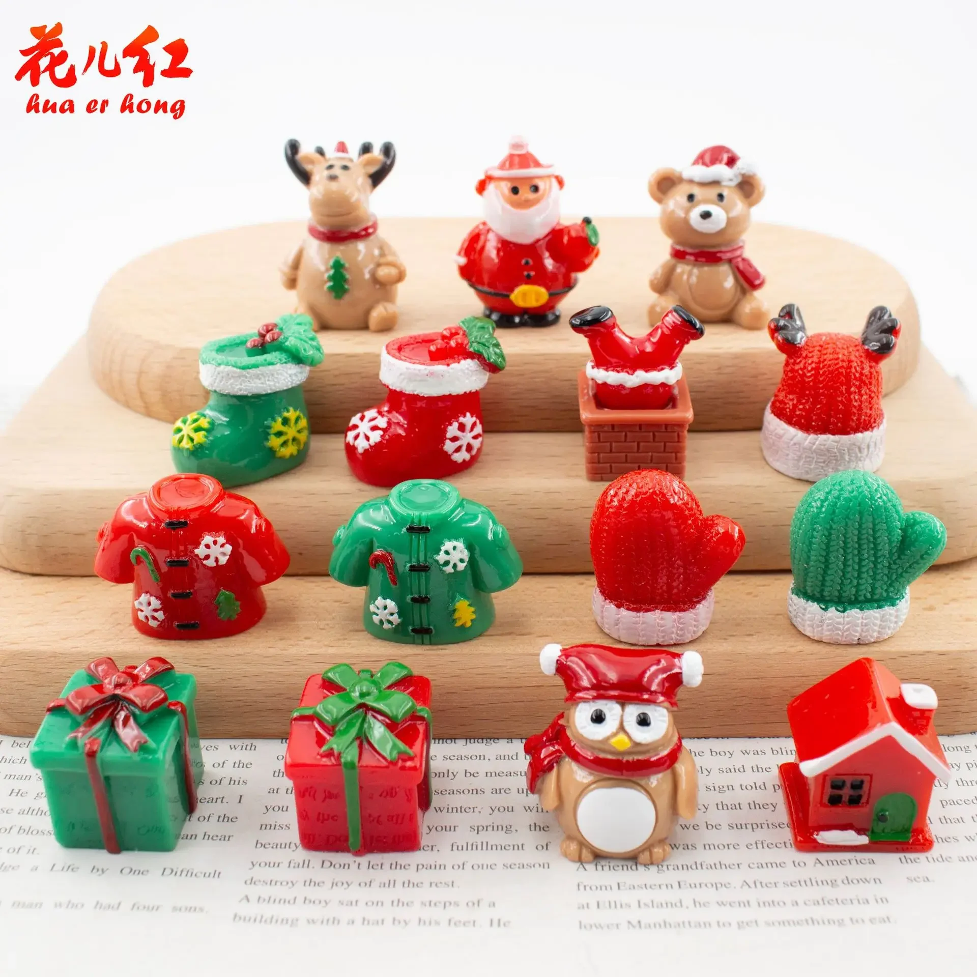 100pcs Wholesale 3D Christmas Man Snowman Gift Series Resin DIY Accessories for Pendant Keychain Dollhouse Decorative