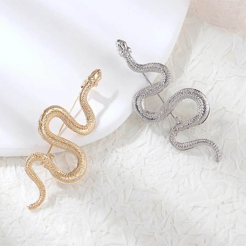 Fashion Vintage Gold Metal Snake Shaped Brooches For Women Men Suit Clothing Personalized Python Brooch Lapel Pins Party Jewelry