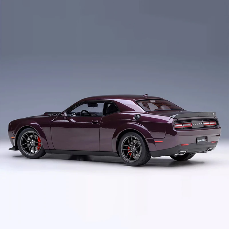 AUTOArt 1:18 Challenger 2020R/T SCAT PACK WIDEBODY Wide Body Model