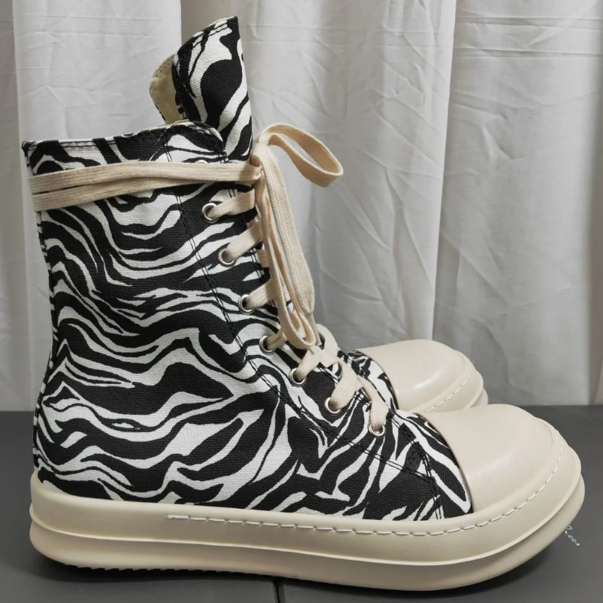

Men's High-TOP Shoes Casual Women Canvas Sneakers Lace Up Luxury Zipper Hip Hop Autumn Flats Designer Male Boots