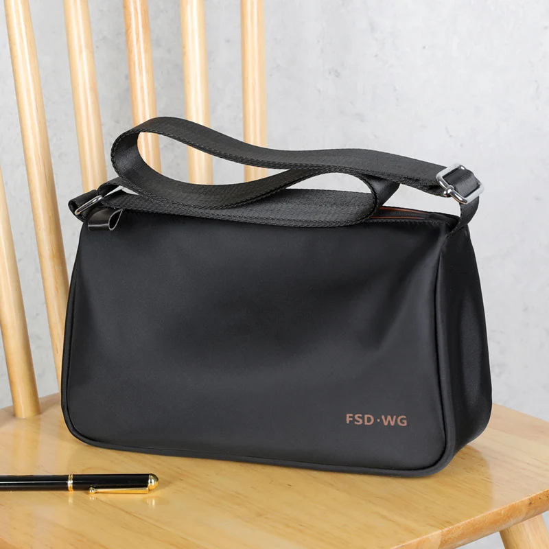 

Minimalist Black Sling Bag for Men Lightweight Waterproof Nylon Messenger Bag Men's Casual Business Crossbody Bags Daily Travel