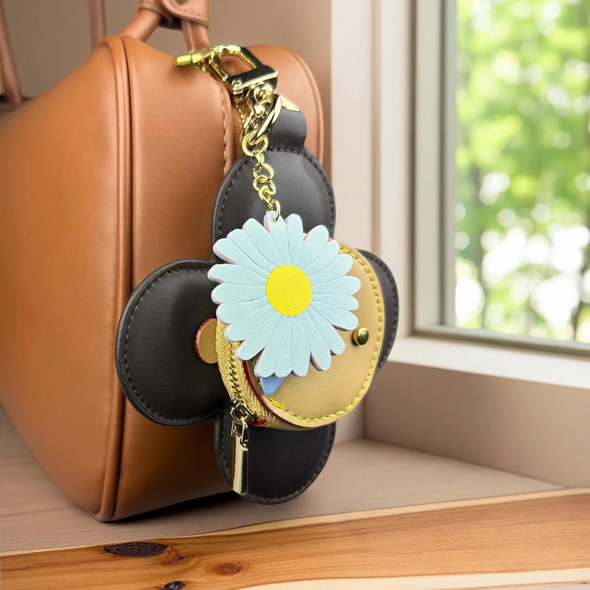Real Leather Coin Purse with Daisy Charm-Cute Keychain Bag Clip for Handbag-Detachable Daisy Flower Accessory-Gift For Women