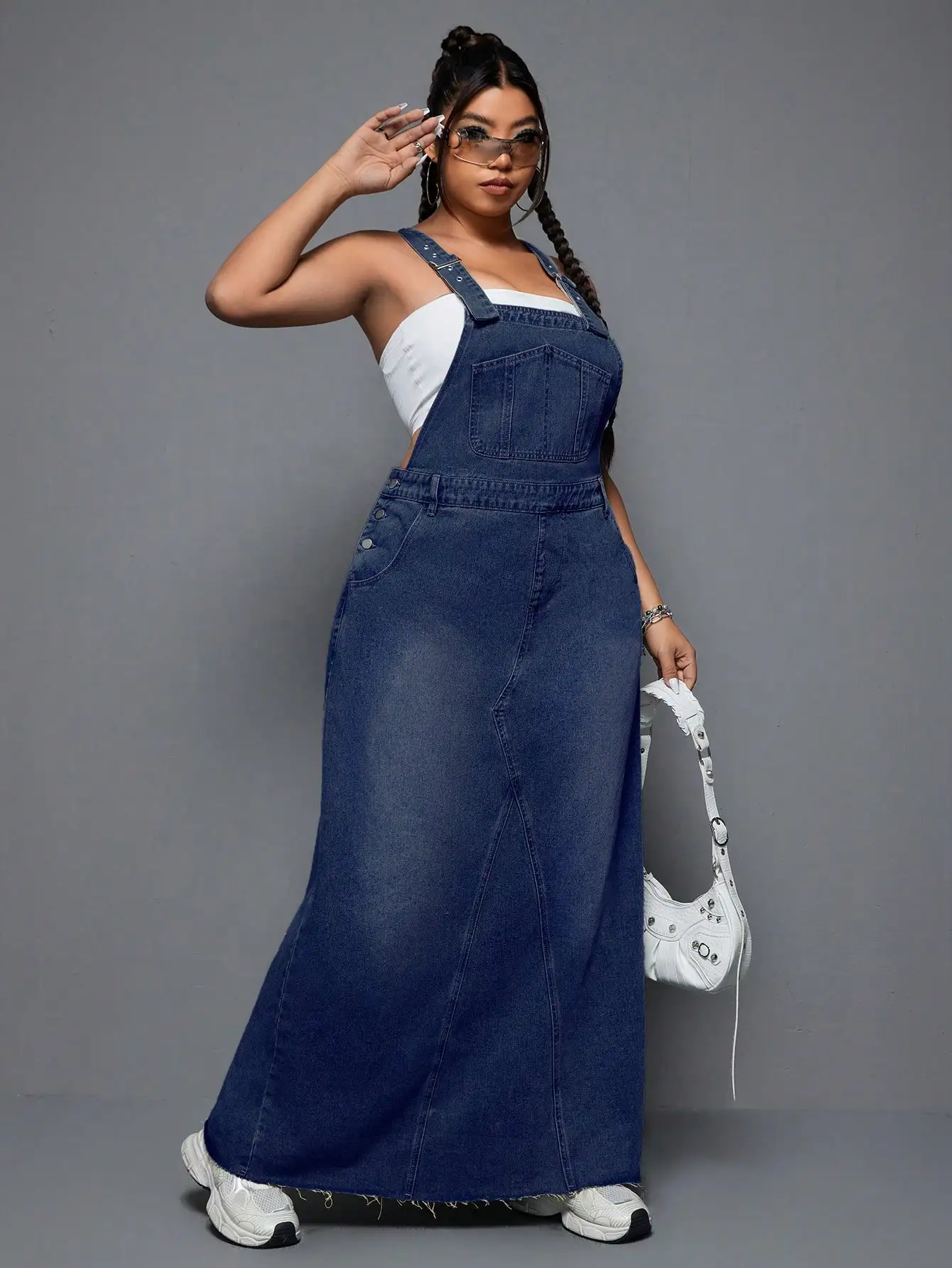 Übergrößes Denim-Rückenfreies Langes Kleid, Locker Sitzend, Figurformend, Vintage-Waschung mit Ausgefranstem Saum, Lässige Sommermode – Detail 1