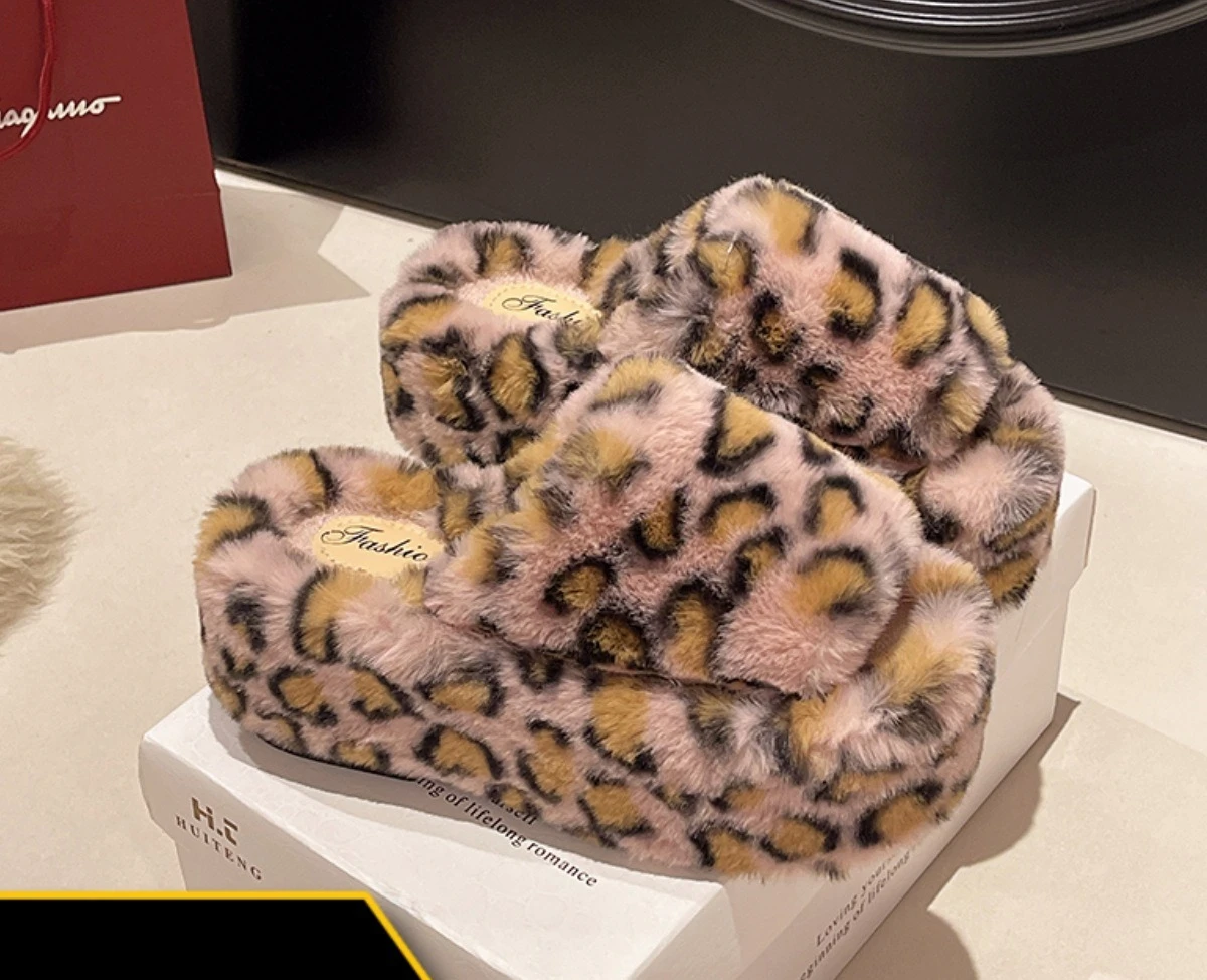 

Женские меховые тапочки на толстой подошве для уличной одежды, универсальные для осени и зимы, нескользящие хлопковые тапочки.