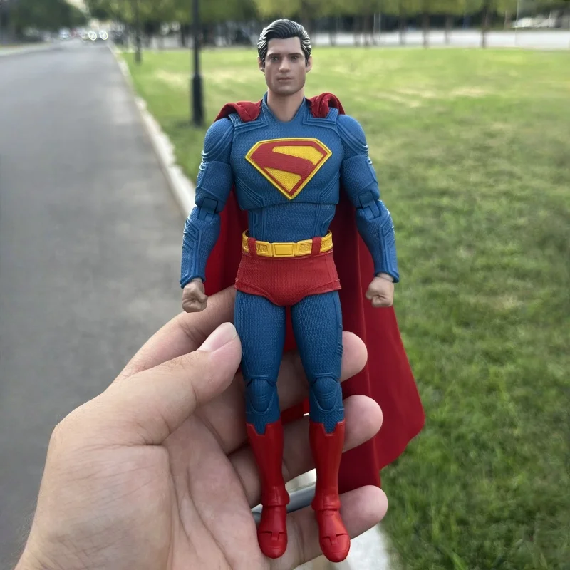 

Официальная фигурка FondJoy 2025 David Corenswet Super Star 1/9, комплект Коллекционной модели из ПВХ, настраиваемый подарок для взрослых и мальчиков