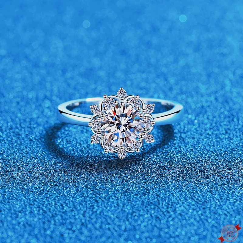 

1,0 карата Муассанит S925 Серебряные Кольца для Женщин Покрытые Платиновыми Подсолнухами Шесть Когтей Свадебный Бриллиантовый Ремешок Модные Ювелирные Изделия Оптом