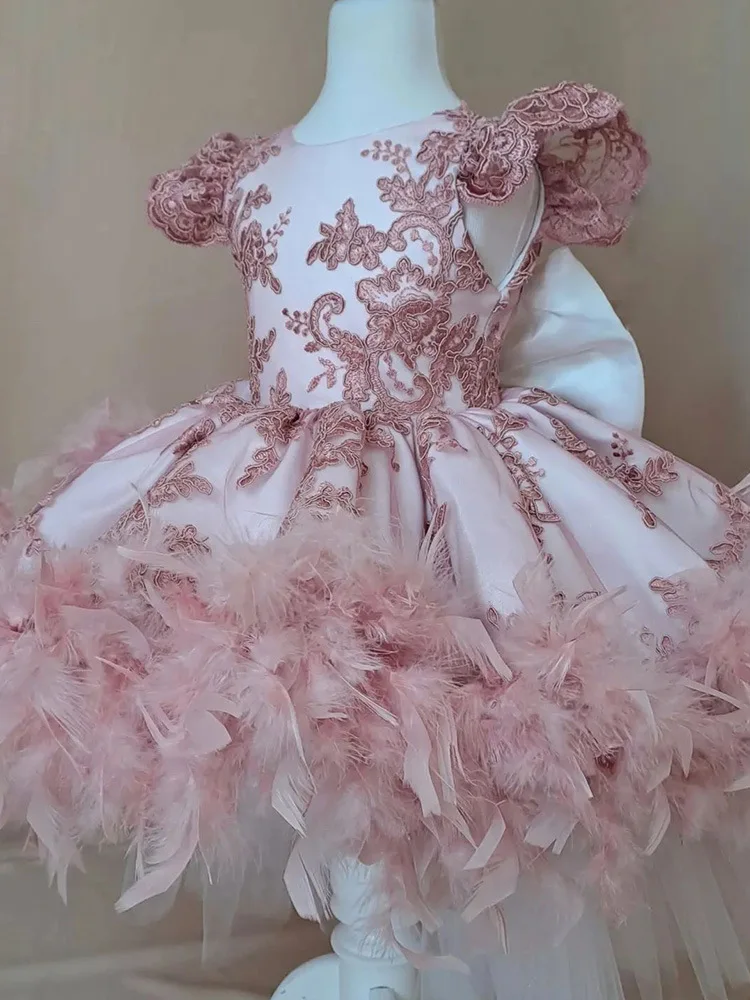 

Feather Girls Dress Pink Princess Tailed gown Birthday Party ChildrenLace embroidery Ball Gown Big bow Sequinde Evening Dresses