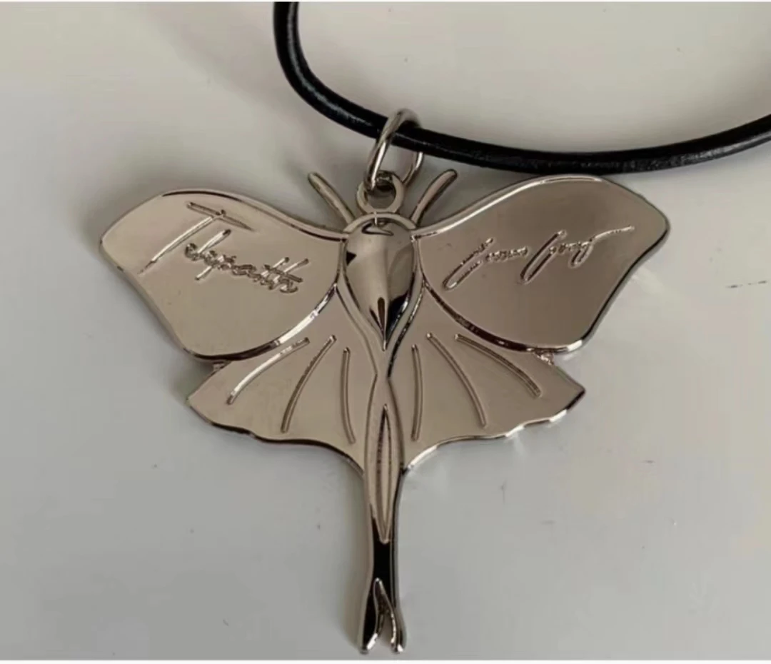New Telepath Conan Gray Letter Dragonfly Necklace Black Leather Rope Butterfly Skinny Pendant Collar Bone Leather Rope Chain