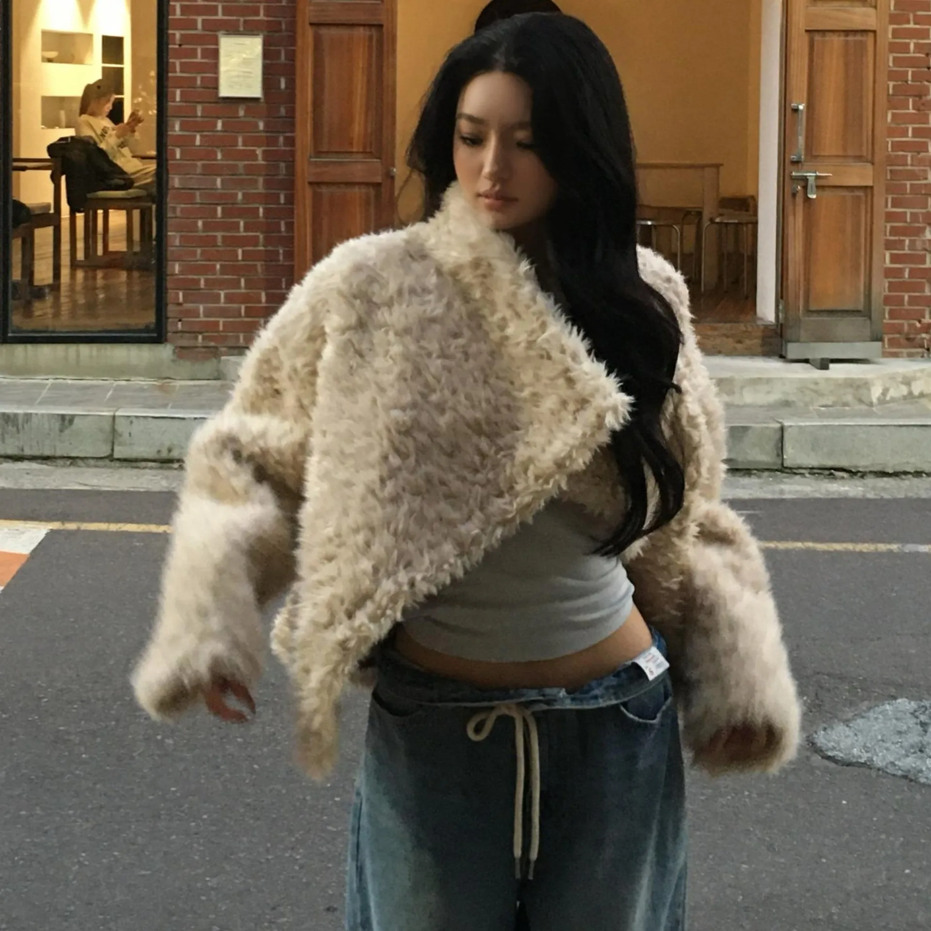 Donna ort Fur Jaet 2025 Autunno Inverno Coreano Sle Bottone laterale Gilet di pelliccia di agnello Puffy Warm Long Sve Pendolarismo Sle