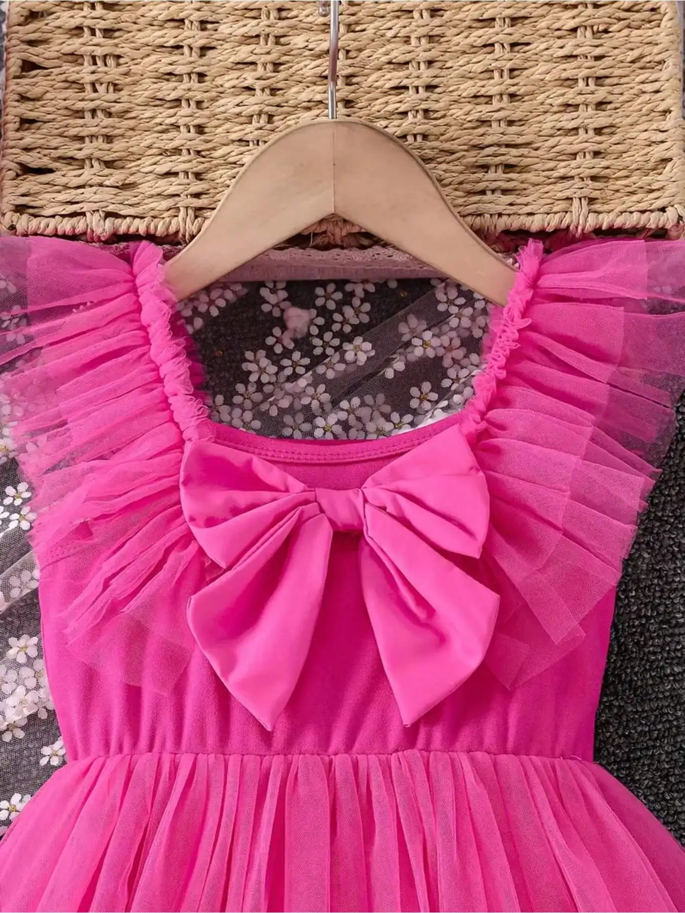 Ärmelloses Kinderkleid mit Schleife an der Taille, aus Mesh, lässig, bequem, mit quadratischem Ausschnitt und Rüschensaum, mittellanger Rock – Detail 4