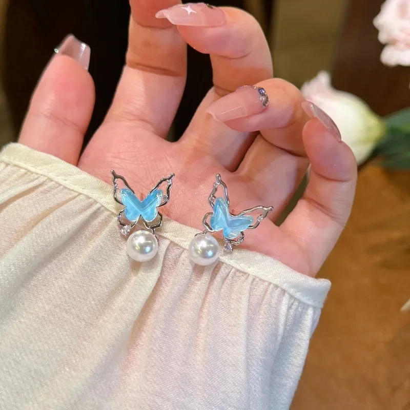 

Silver Needle Crystal Butterfly Earrings Women's Explosive Earrings Versatile Light Luxury Fashion Stud Earrings Temperament Ear