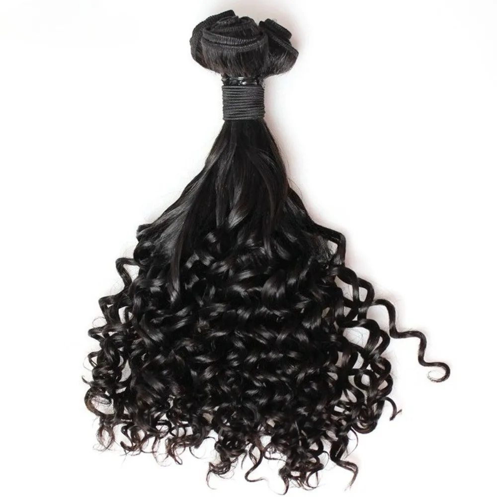 양쪽 끝이 똑바로 위아래로 곡선으로 늘어진 곱슬머리 커튼 가발, 자연스러운 색상, 부드럽고 볼륨감 있는 텍스처