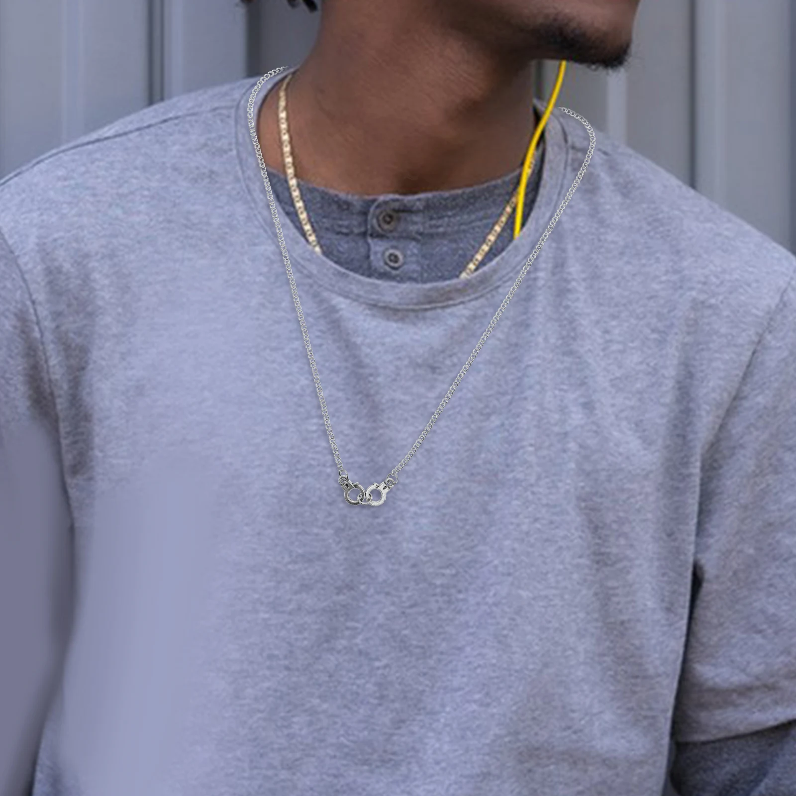 Naszyjnik kajdanki w stylu punk rock, łączony łańcuszek, retro vintage design, biżuteria na Halloween, gotycki choker.