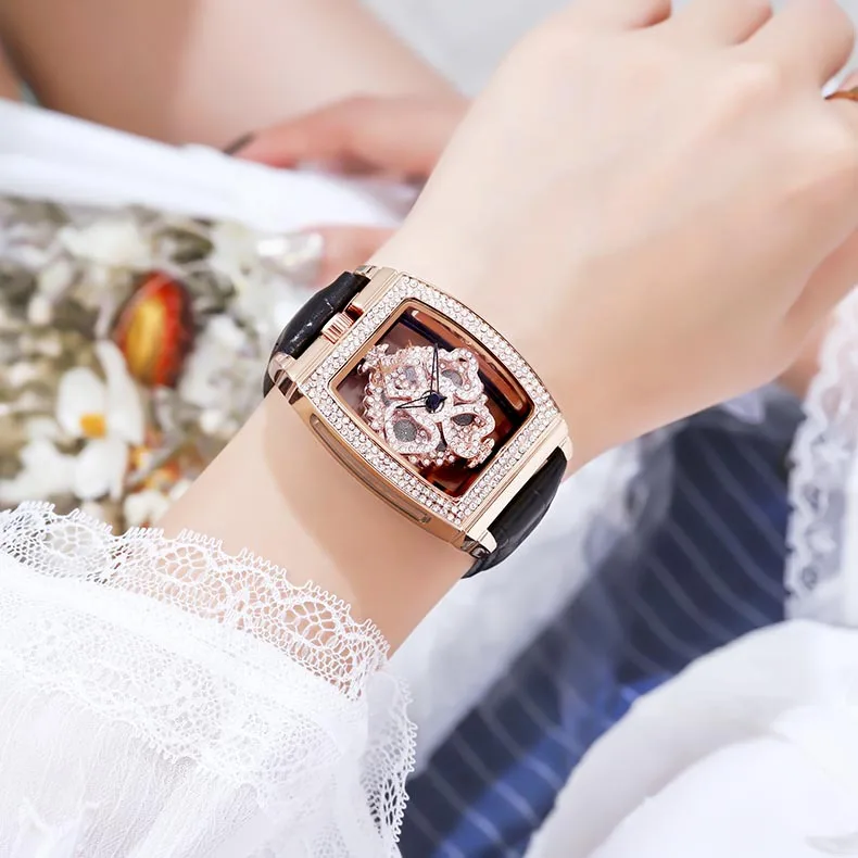 New women's watch, fashionable and trendy rotating quartz watch, a high-quality gift for women, and a women's accessory.