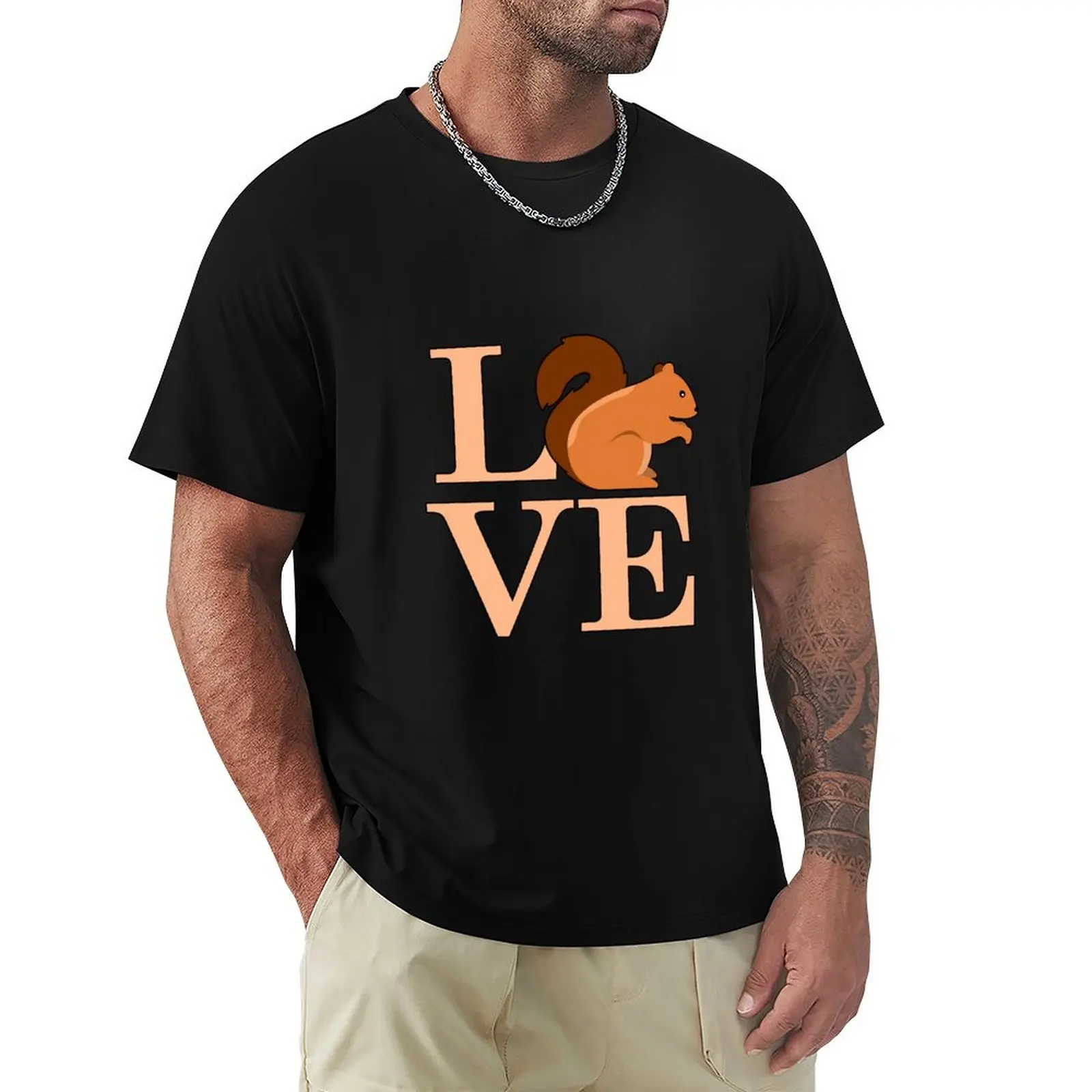 Love Chipmunk. T-Shirt Plus Size Comfort Fit Tee