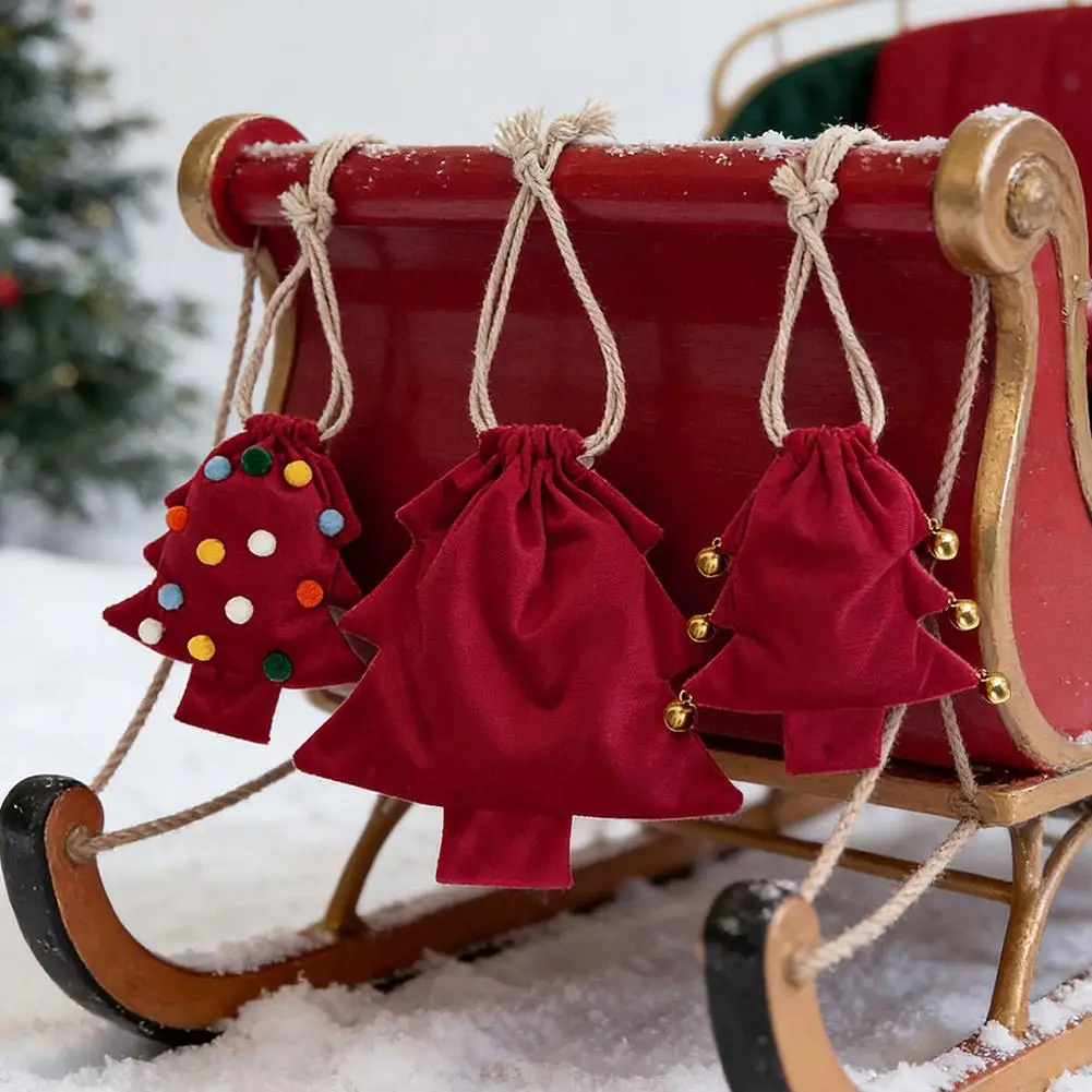 Christmas Tree Drawstring Pouch Cute Velvet Candy Gift Bag With Jingle Bell Pompom Xmas Party Favors Tree Pendant Decor