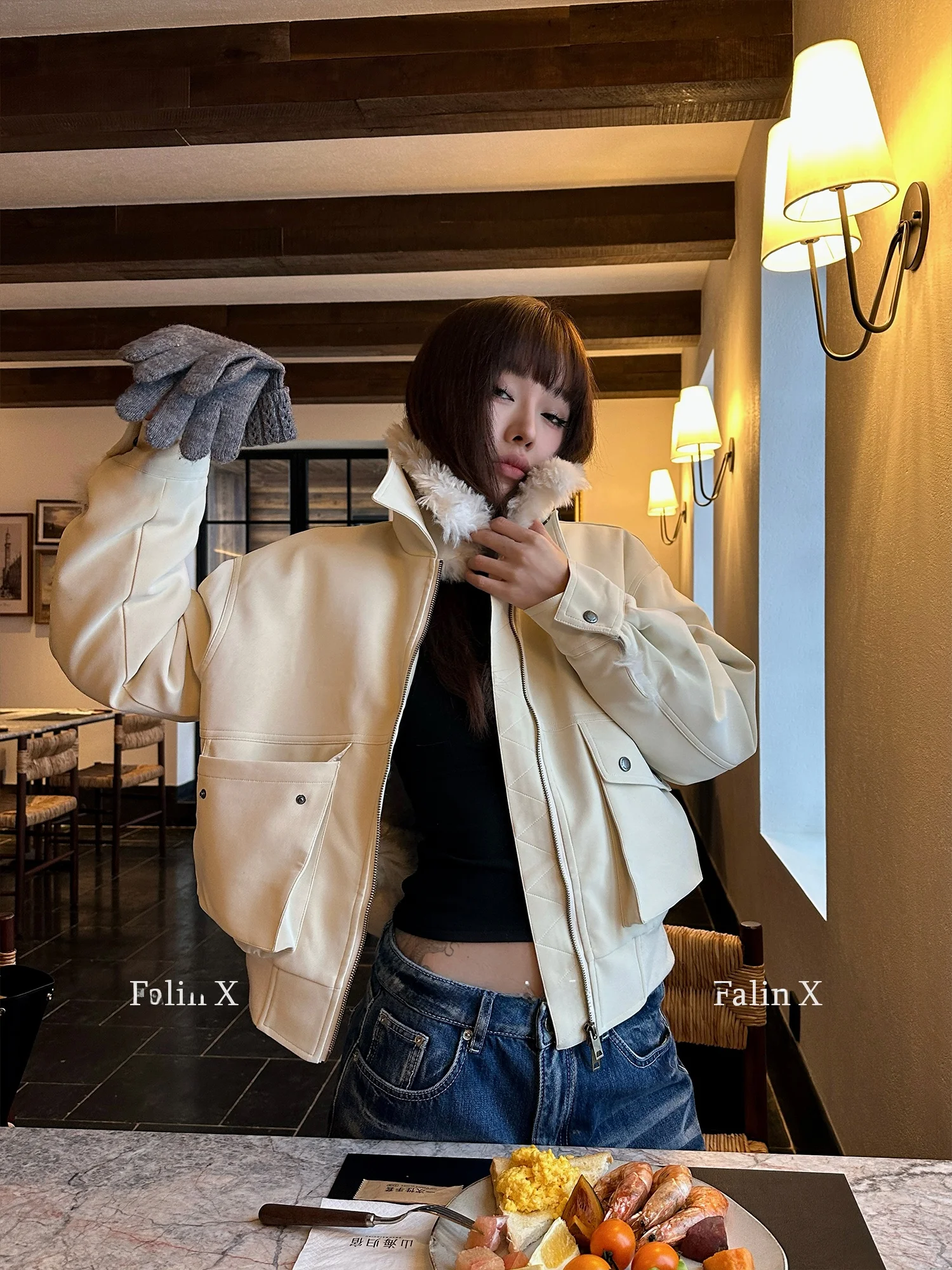 ファリンXバーンスタイル取り外し可能なファー襟付き厚手ショート丈レディースワークウェアジャケットルーズフィットポリウレタン生地長袖ジッパー開閉