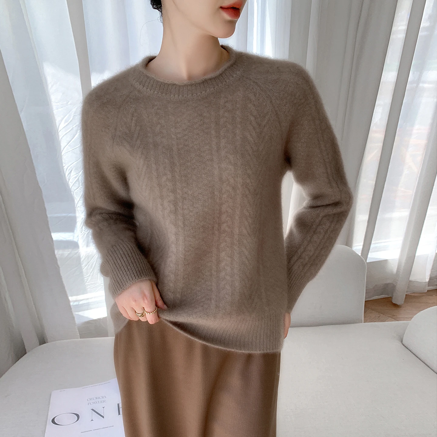 

Новинка 2025 года, шикарный женский свитер из 100% шерсти, вязаный локон с круглым вырезом и длинными рукавами, пуловер из кашемира, зимняя плотная мягкая одежда, топы