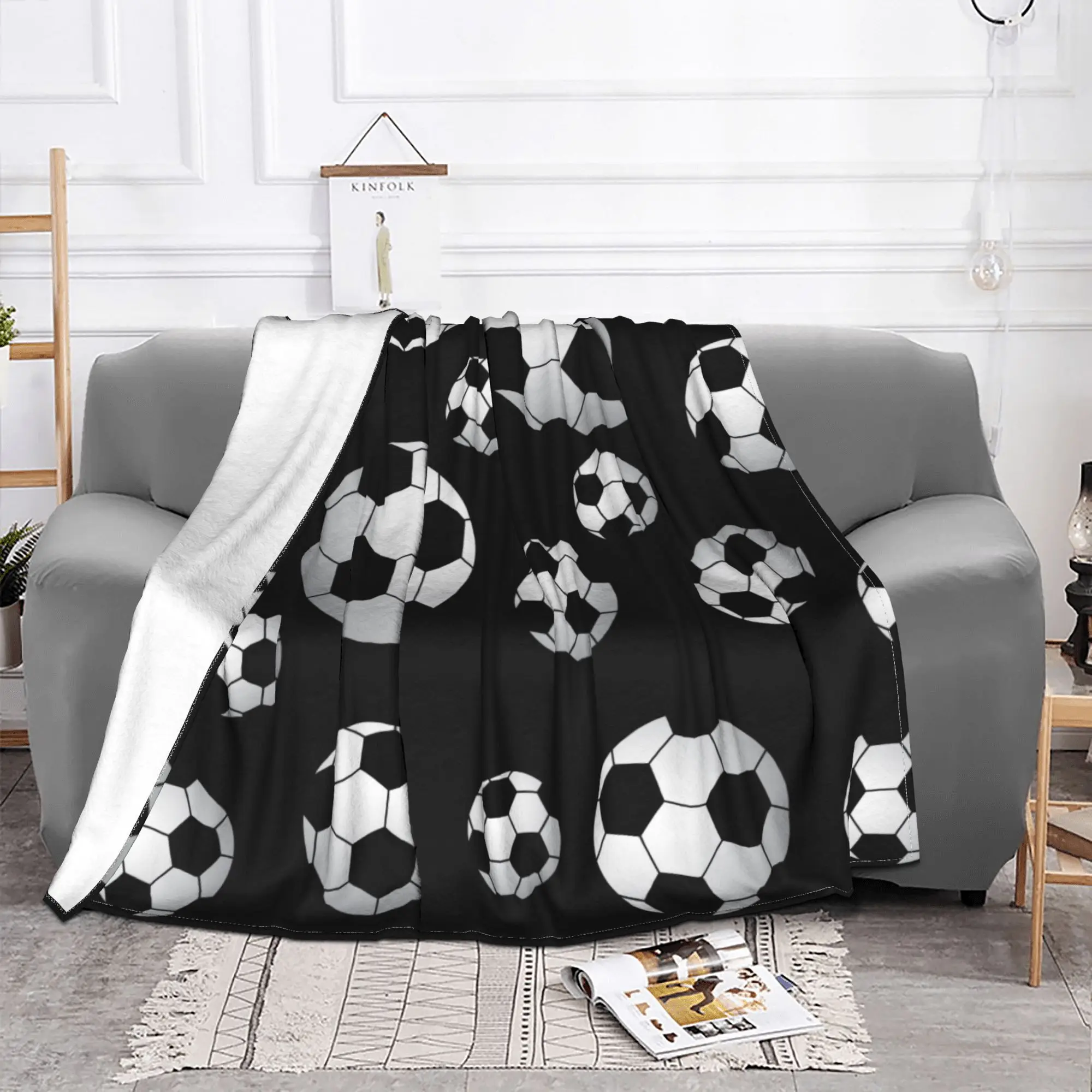 Soccer Knitted Blanket Football Balls Sports Flannel Throw Blanket Summer Air Conditioning Personalised Lightweight Bedspread