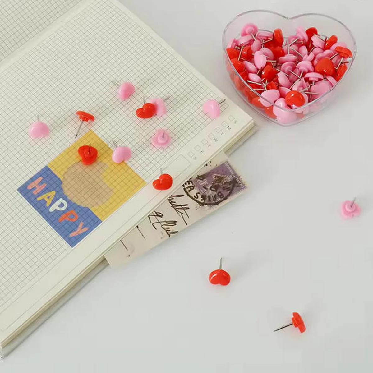50個入り ハート型プッシュピン プラスチック製画鋲 コルクボード オフィス 学校 文房具 ラブボックス付き