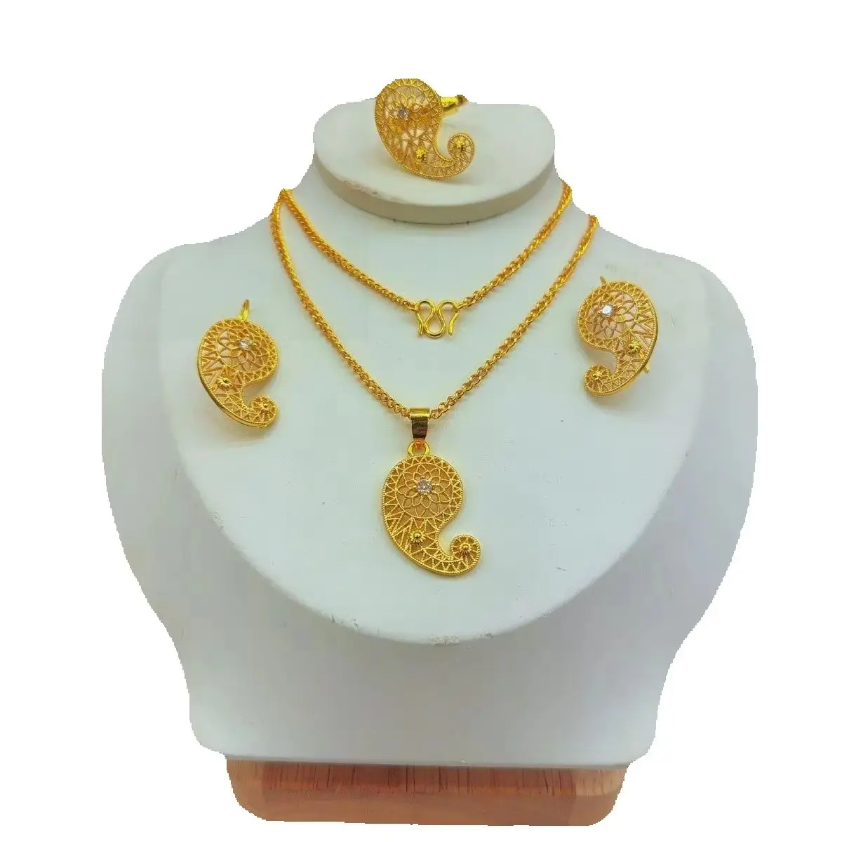 New Fashion High-End Dubai 24K Gold Plated Necklace Earrings Ring Romantic Wedding Party Jewelry Set for Lover 555