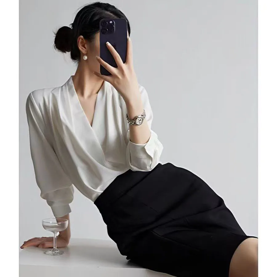 Autumn New Women's Chiffon White V-neck Blouse Long-sleeved White Temperament Office Lady Top Elegant Female Commuter Shirt Chic