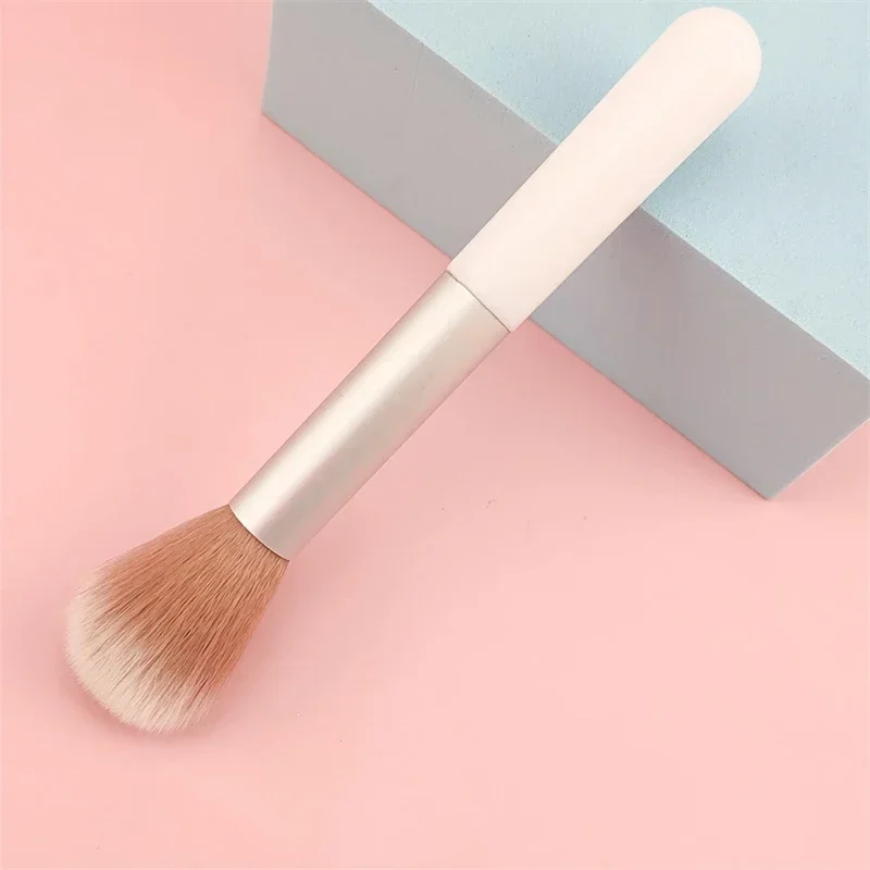 White Powder Blusher Makeup Brushes Women Makeup Cosmetic Tool Portable Soft Fiber Hair Foundation Contour Powder Brush