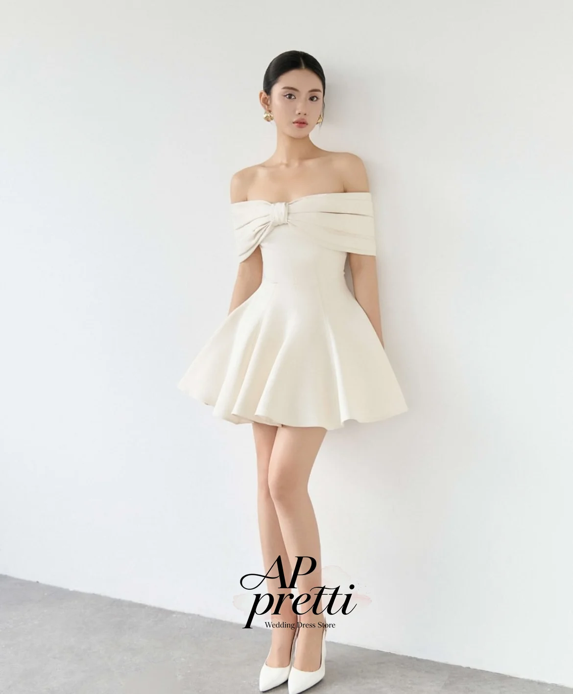 AP pretti Classic Soft Satin Korea Wedding Dress Photo Shoot Off the Shoulder Customized Strapless Mini-Length Bridal Gown 웨딩드레스
