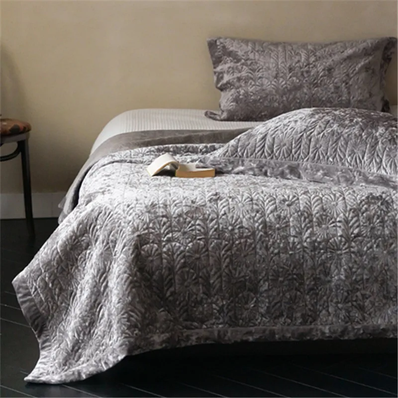Luxury Velvet Quilt Set 3-Piece - Reversible Winter Plush Bedspread & Coverlet - Extra Warm & Soft Bedding