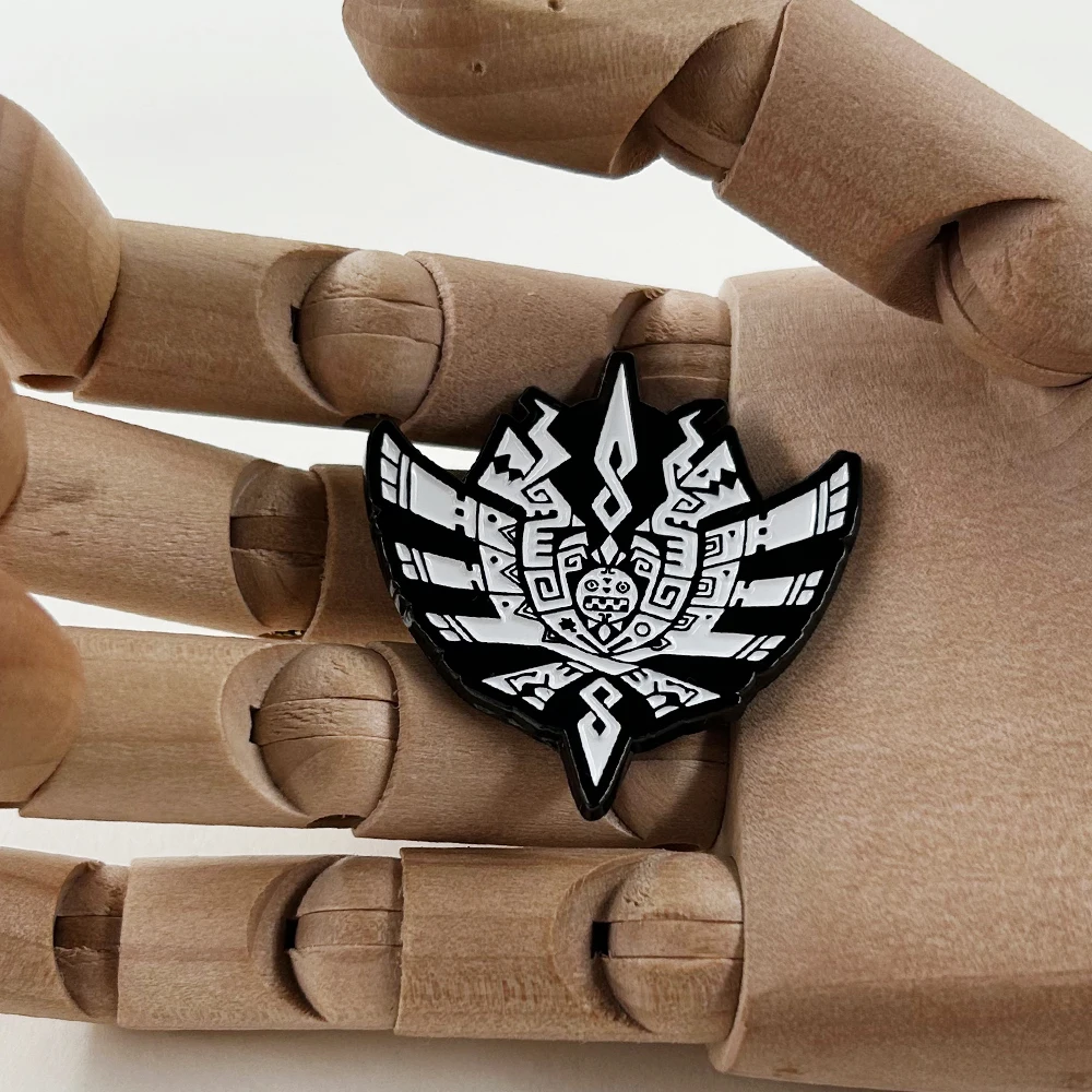 MH4 الوحش هنتر-4 شارة شعار آر بي جي بروش خمر المعادن المينا دبوس ألعاب هدية جمع الهدايا التذكارية #4