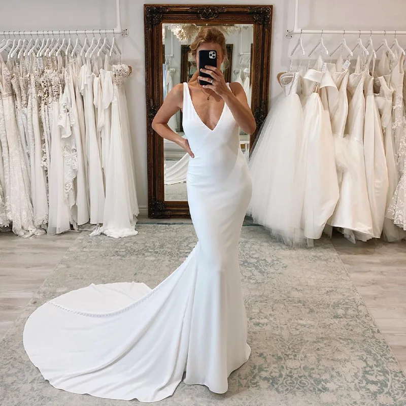 

Simple V-neck Satin Mermad Wedding Dresses Button Back Sweep Train Beach Bridal Grown Vestidos De Novia 2023