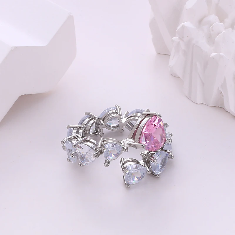 Luxury Multi Heart Wreath Open Adjustable Gold Ring For Ladies Central Pink Heart Crystal With Surrounding Clear Heart Zircon Tr