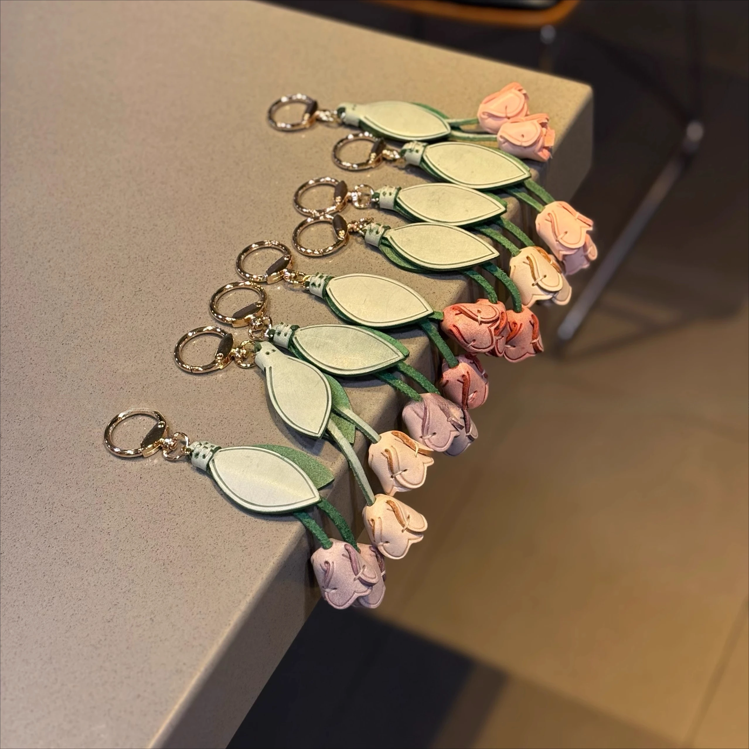 

Top layer cowhide tulip pendant leather keychain macaron bag decoration finished flower ornament bag pet vintage beautful gift