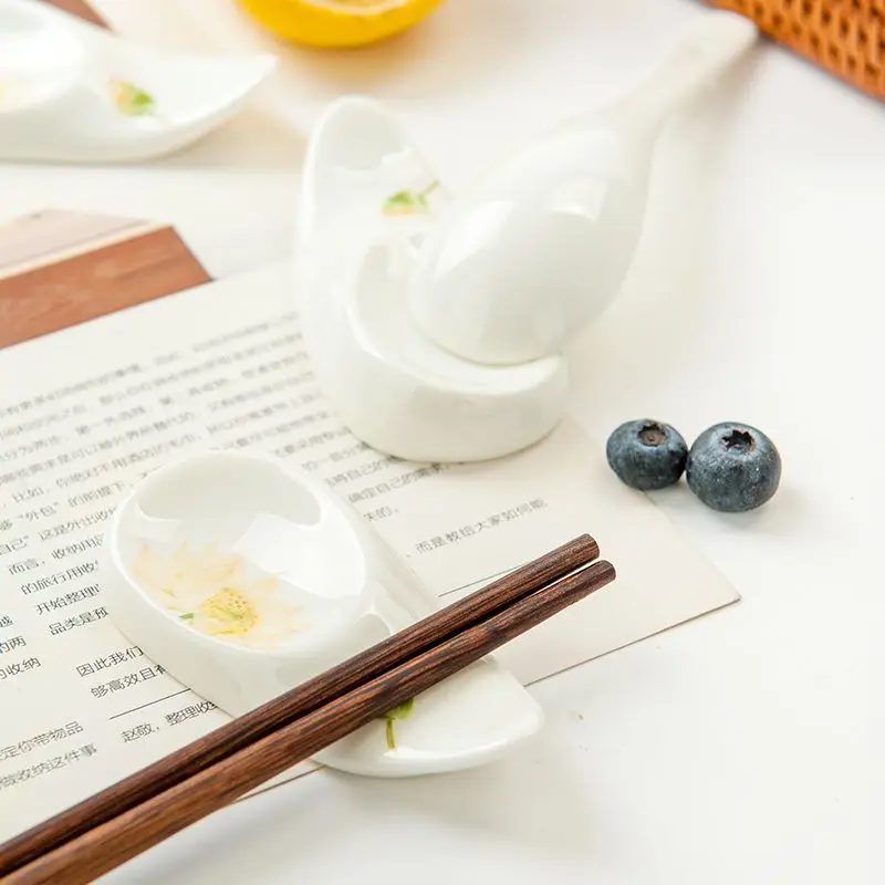 

Bone Porcelain Horn Chopstick Holder, Exquisite Ceramic Dual-Use Spoon Holder, Chopstick Holder