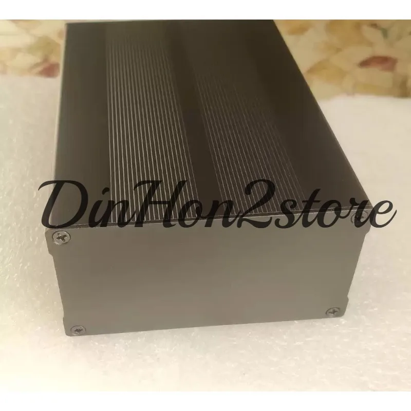 3 channels 10M reference, high precision reference, 2 channels sine wave, 1 channel square wave, low noise