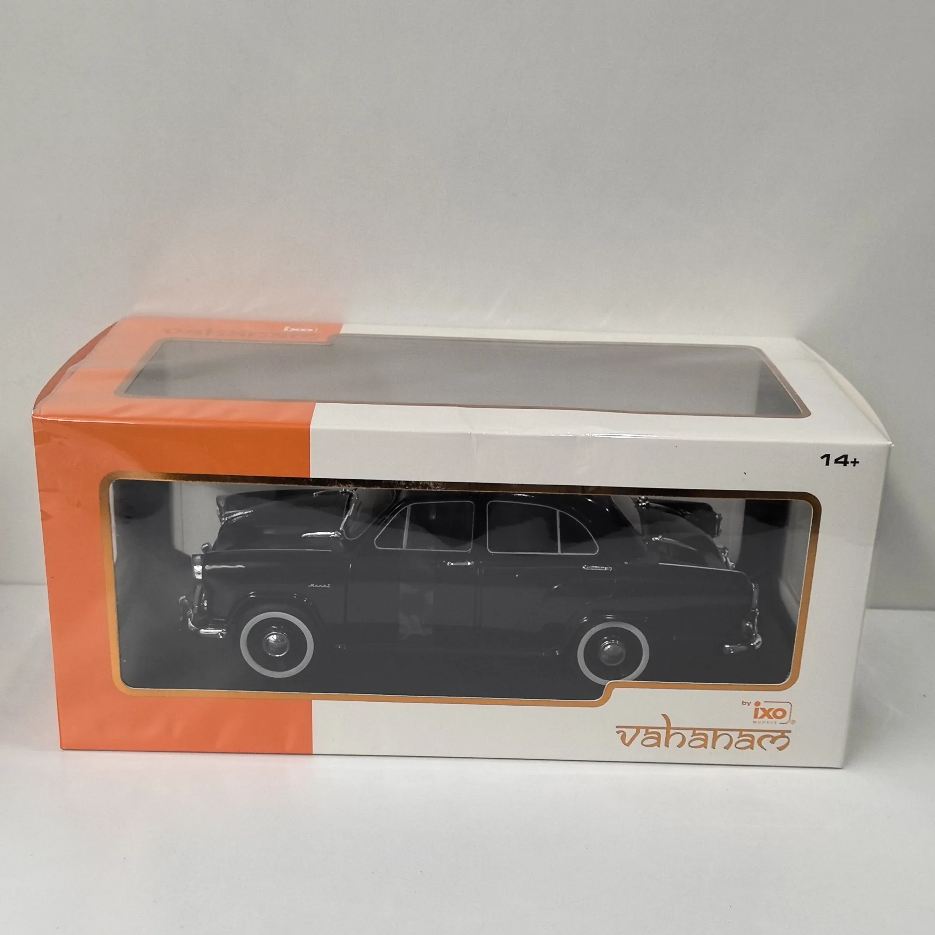 Modèle de voiture en alliage AMBASSADOR B9 à l'échelle 1/18 de la marque Diecast IXO