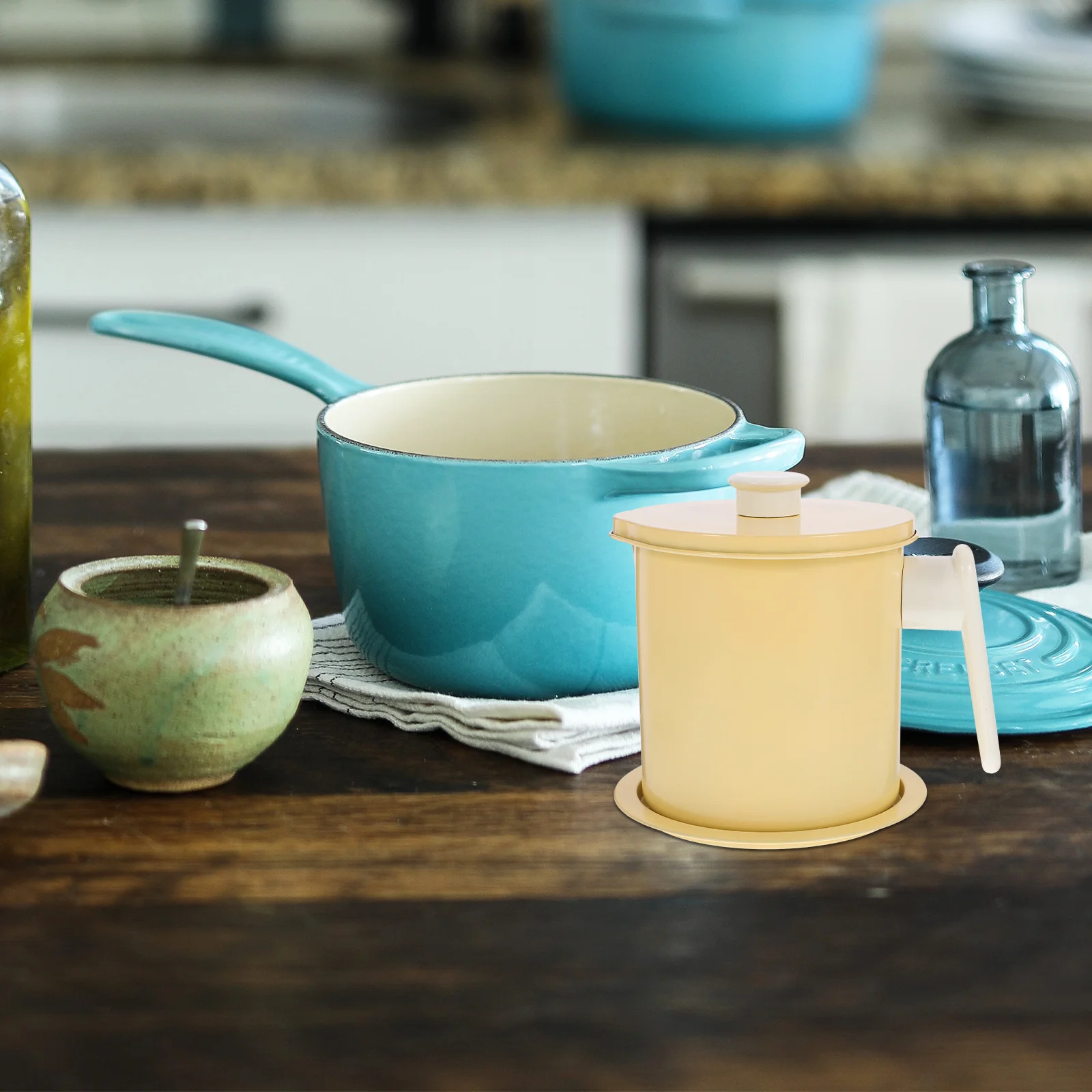 

Fine Mesh Oil Strainer Pot Large Capacity Refined Iron Grease Container Kitchen Filter Oil Jug Dripping Container Non-Slip